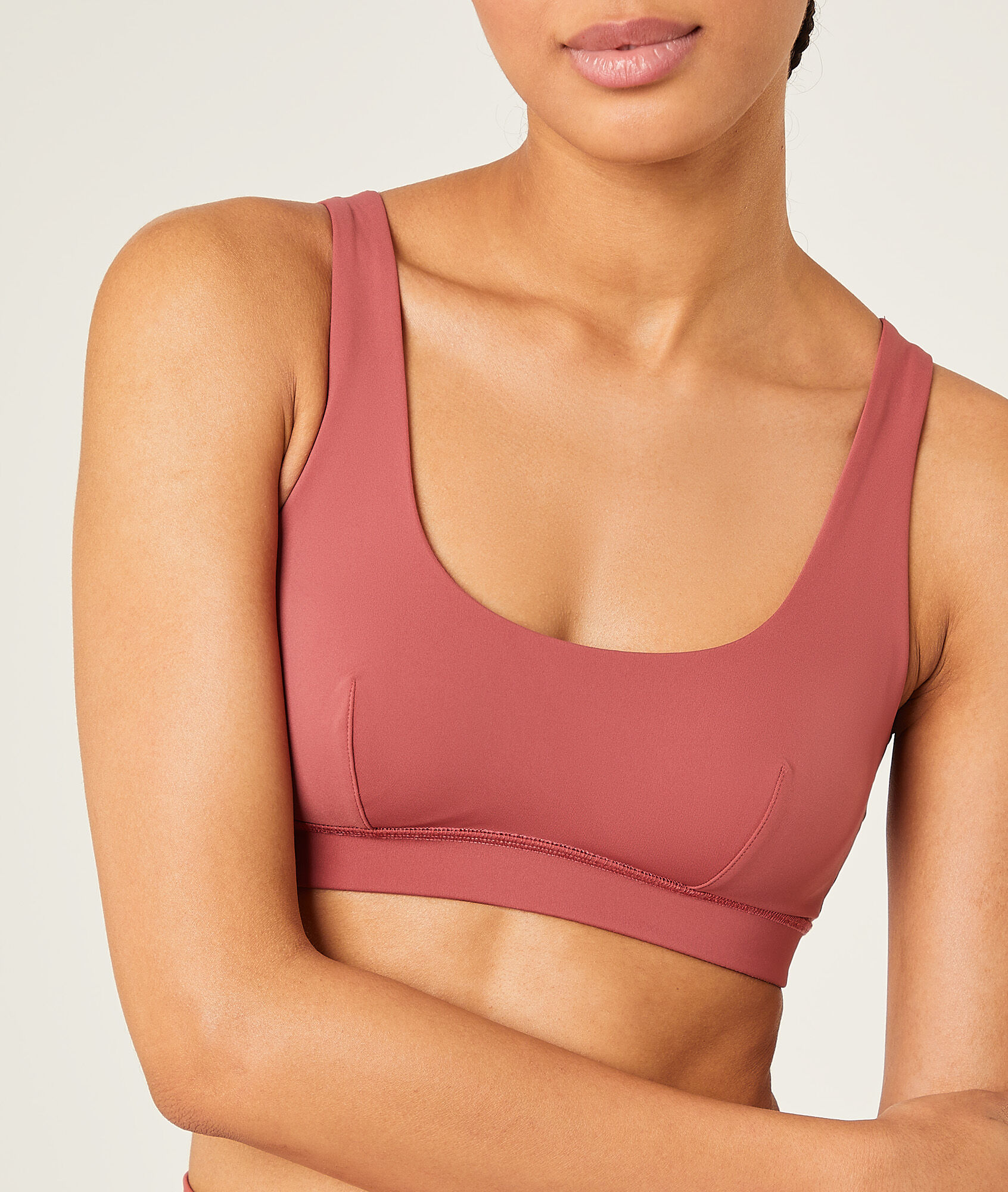 biustonosze damskie sportowe