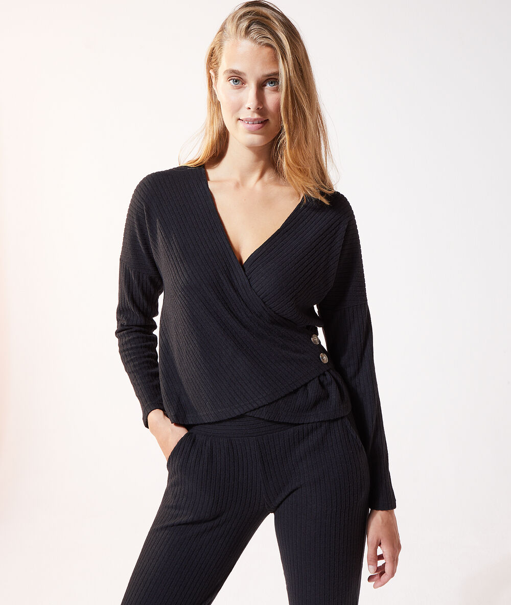 Top loungewear z dekoltem kopertowym czarny.