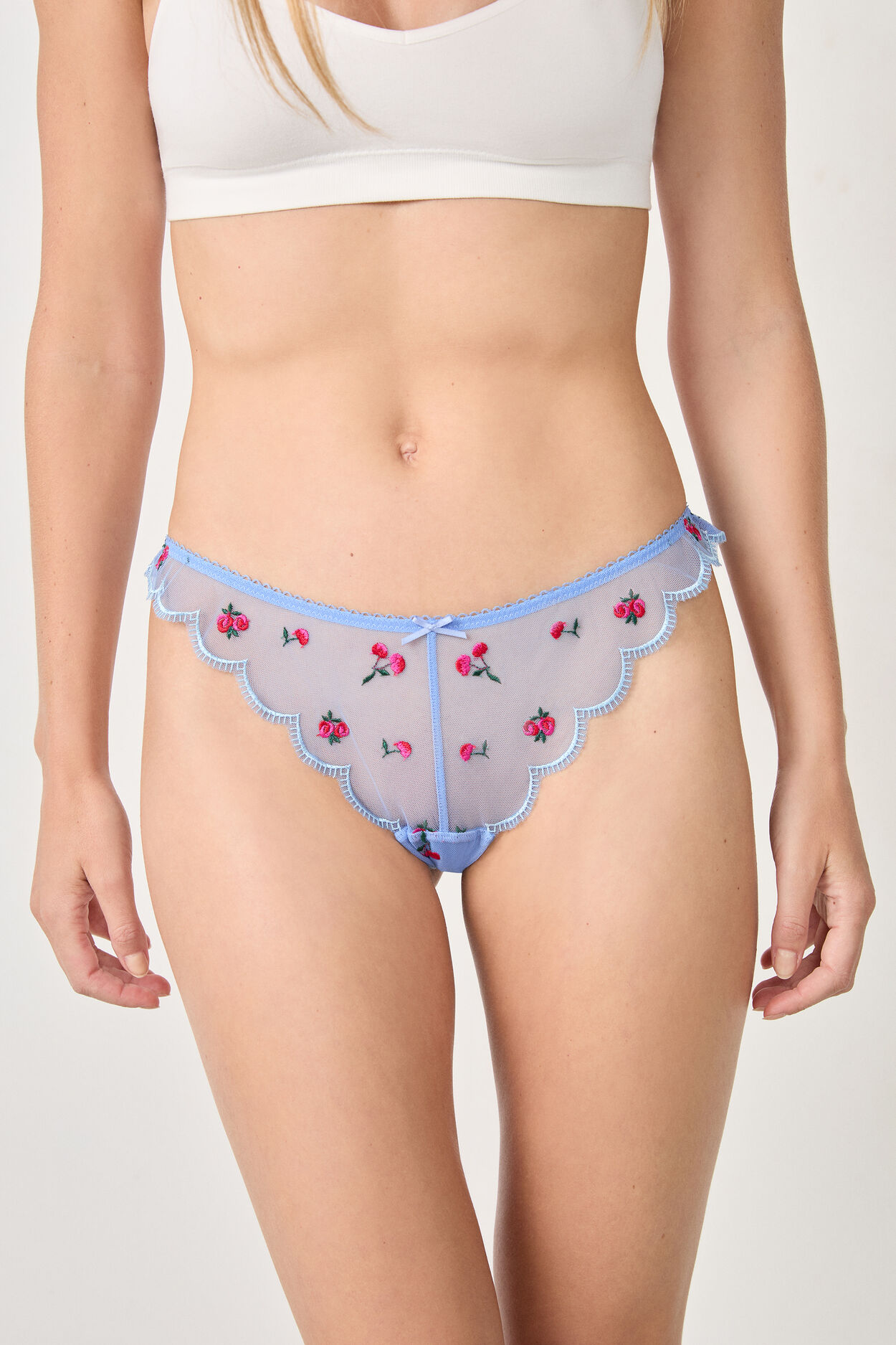 Tanga en tulle brodé