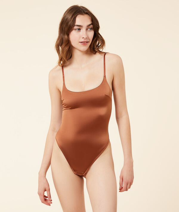 Satynowe body na cienkich ramiączkach Satynowe body na cienkich ramiączkach;${refinementColor}