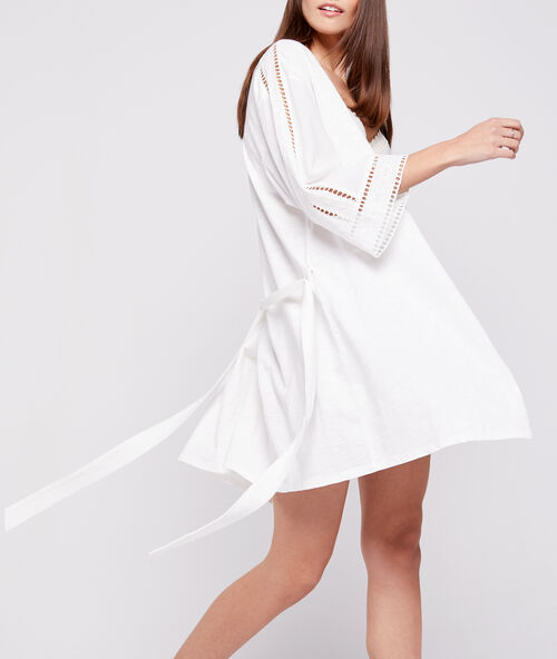 Szlafrok kimono z haftowanej bawełny ecru.