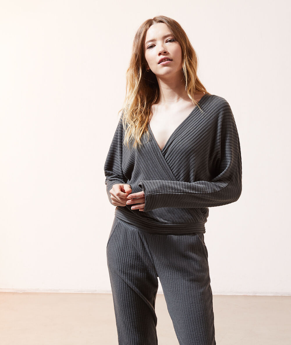 Top loungewear z kopertowym dekoltem khaki.