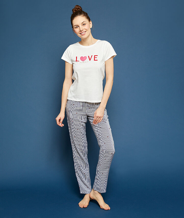 T-shirt z napisem 'love yourself first' ecru.