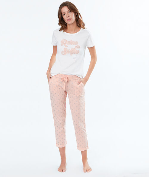 T-shirt z haftowanym napisem T-shirt z haftowanym napisem
