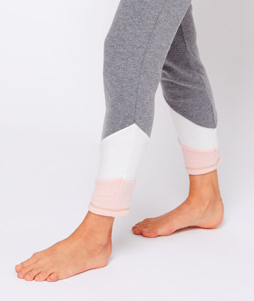 Spodnie homewear w graficzne pasy szary.