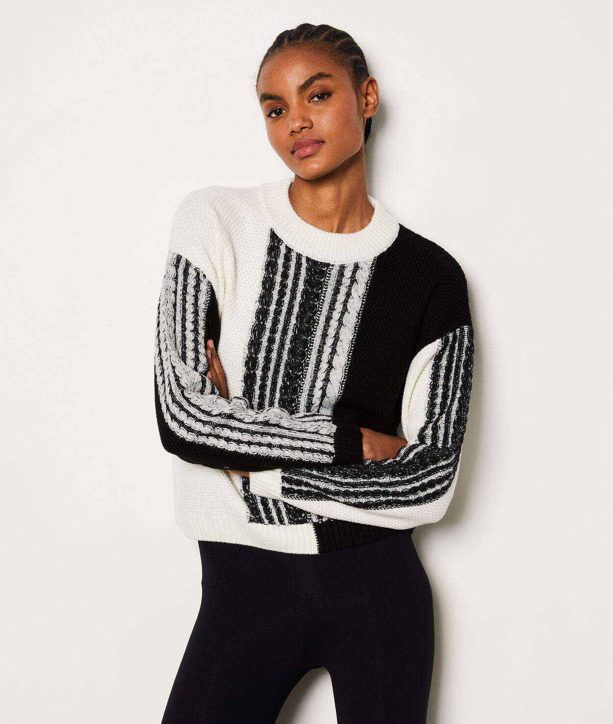 Sweter z motywami