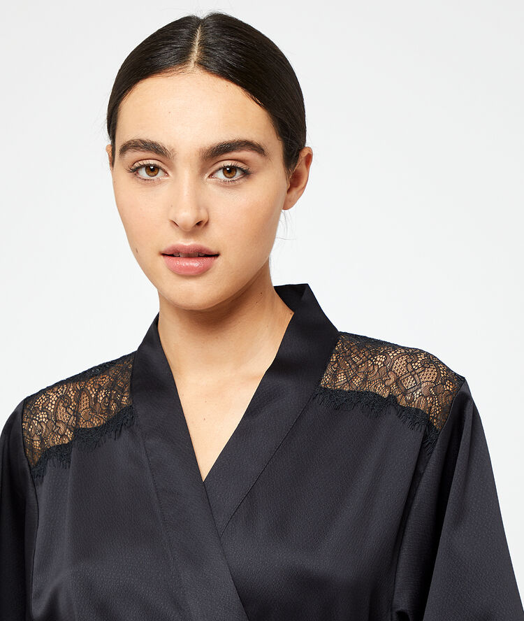 Satynowe kimono, plecy i ramiona z koronki czarny.
