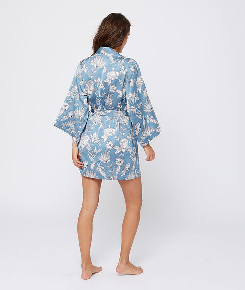 Satynowe kimono z kwiatowym nadrukiem Satynowe kimono z kwiatowym nadrukiem