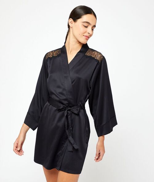 Satynowe kimono, plecy i ramiona z koronki czarny.