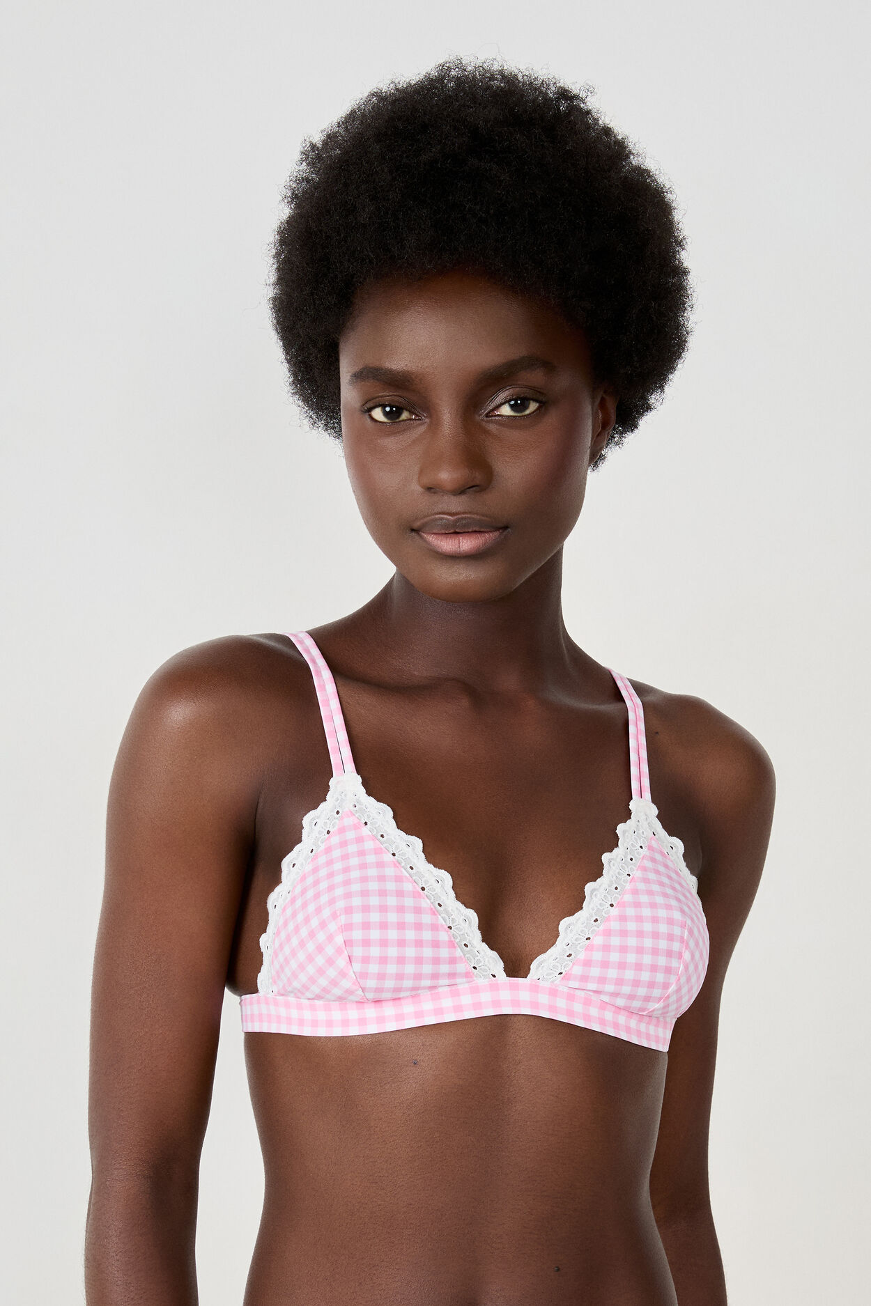 Triangle sans armature avec broderie