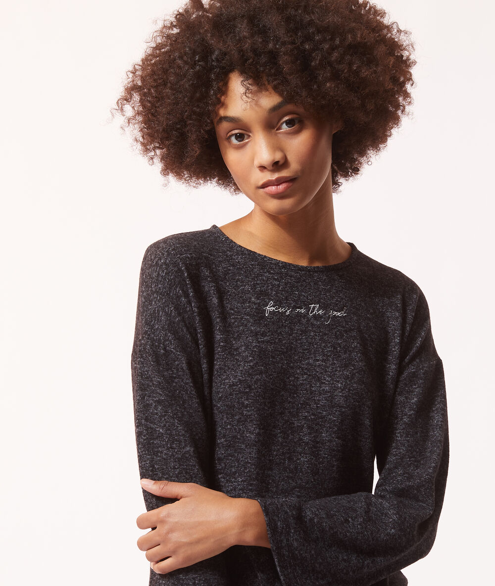 Wiązany t-shirt z napisem 'focus on the good' antracytowy.