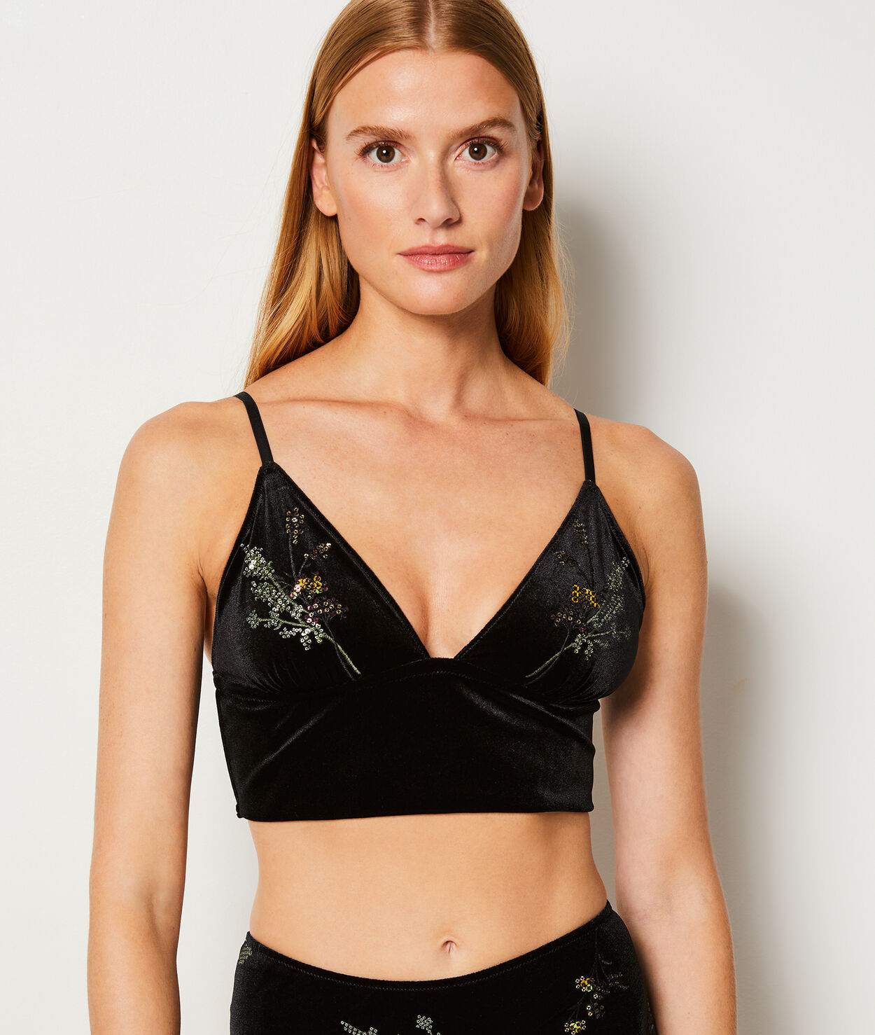 Crop top bez fiszbin