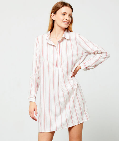 Koszula nocna w paski czerwony.