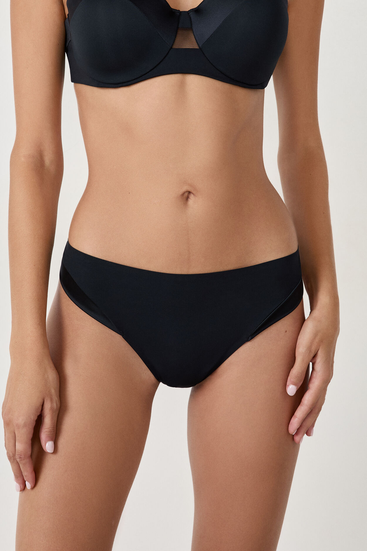 Tanga z mikrofibry