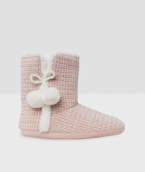 Kapcie bamboszki z pomponami rose.