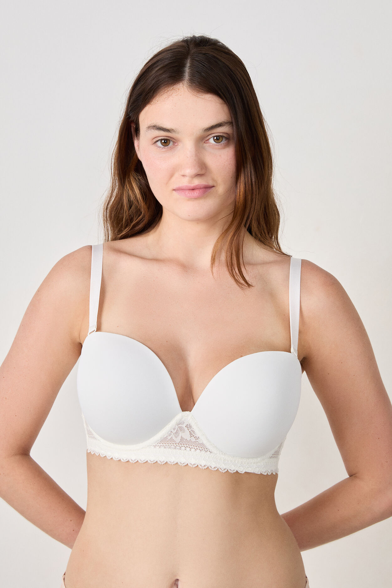 Biustonosz bandeau z koronki