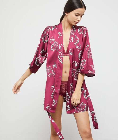 Satynowe kimono z kwiatowym nadrukiem bordowy.