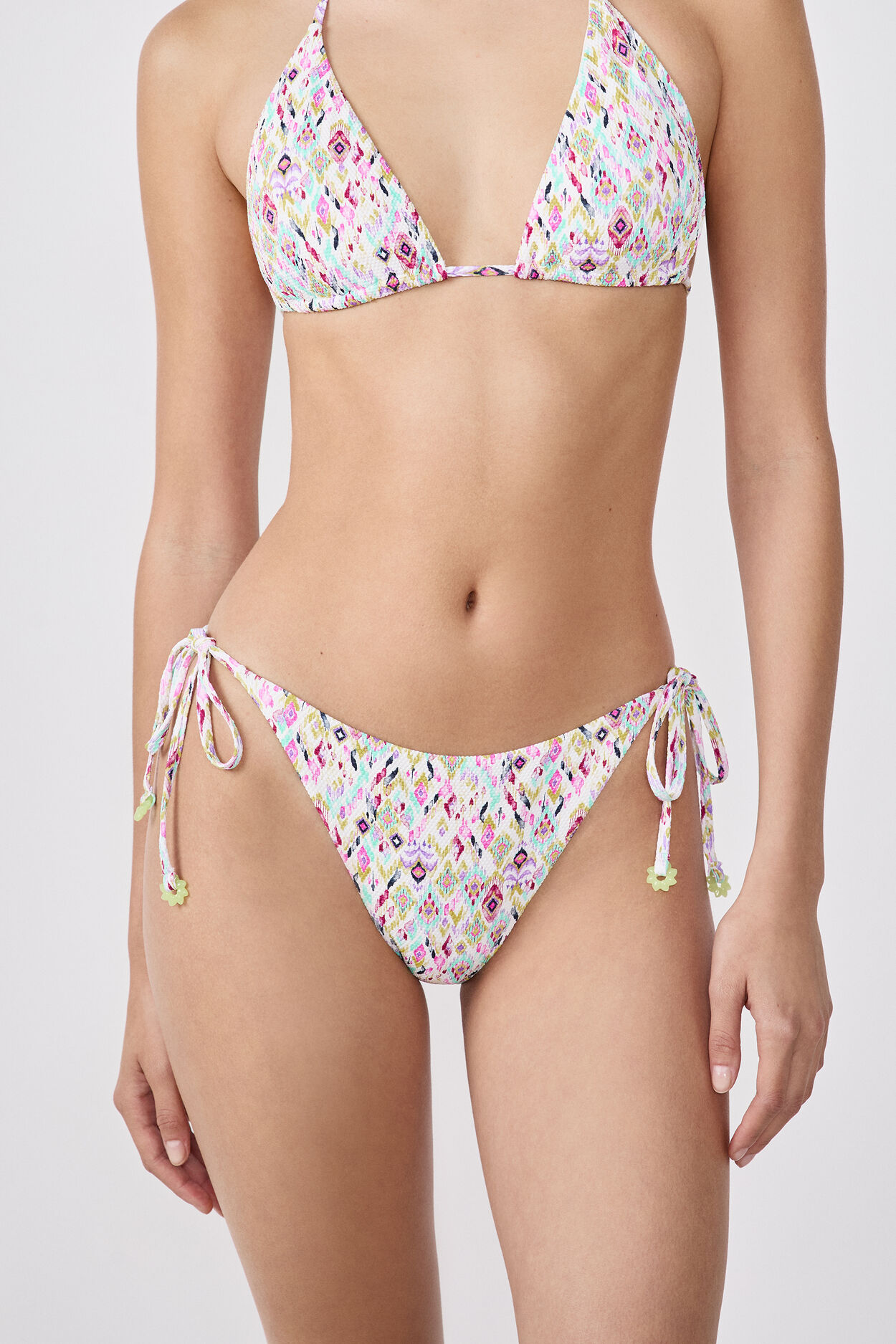 Bikini brésilien à nouer bas de maillot à motifs