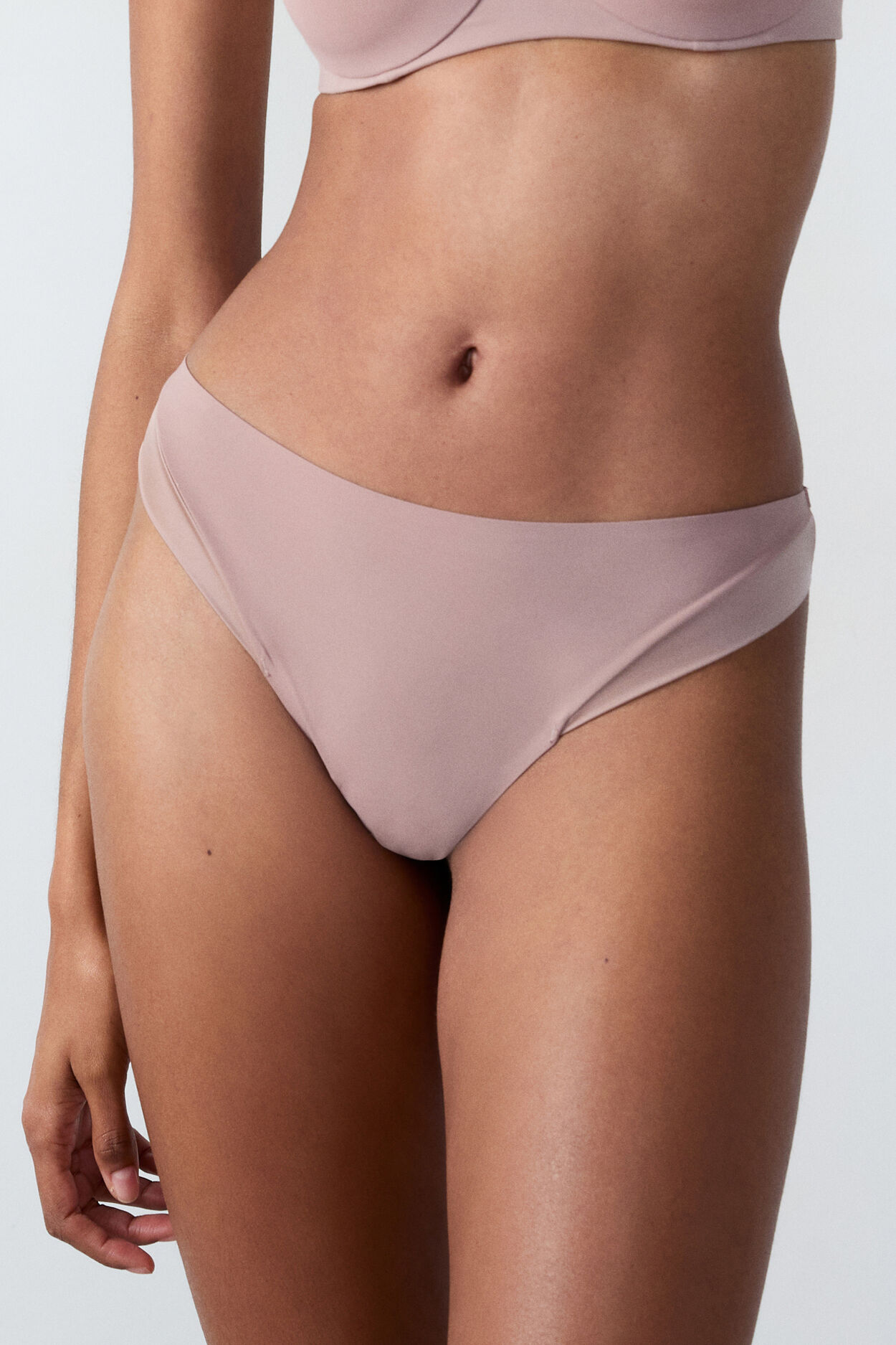 Tanga z mikrofibry