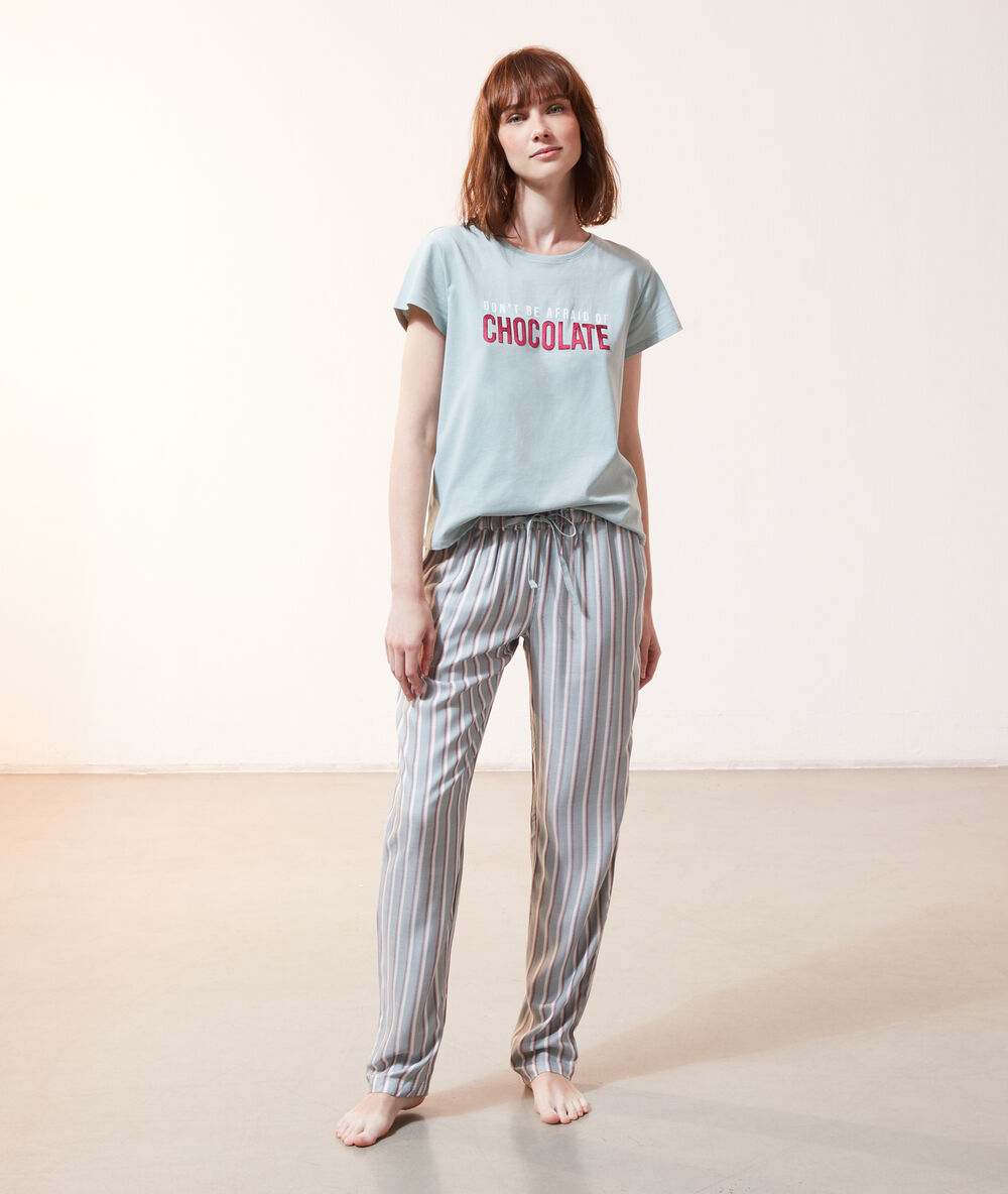 T-shirt z napisem 'don't be afraid of chocolate' zielony.