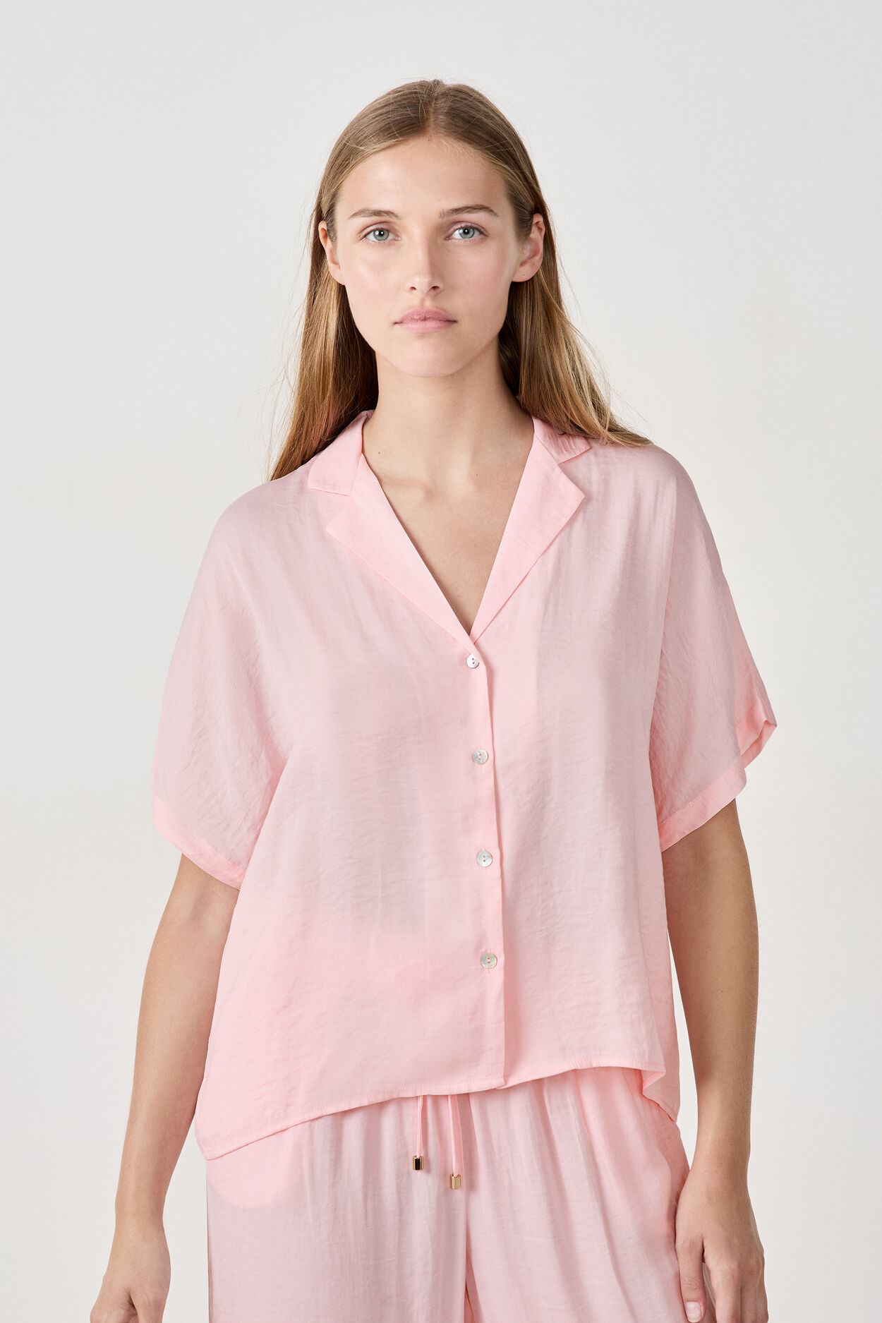 Chemise manches courtes satinée