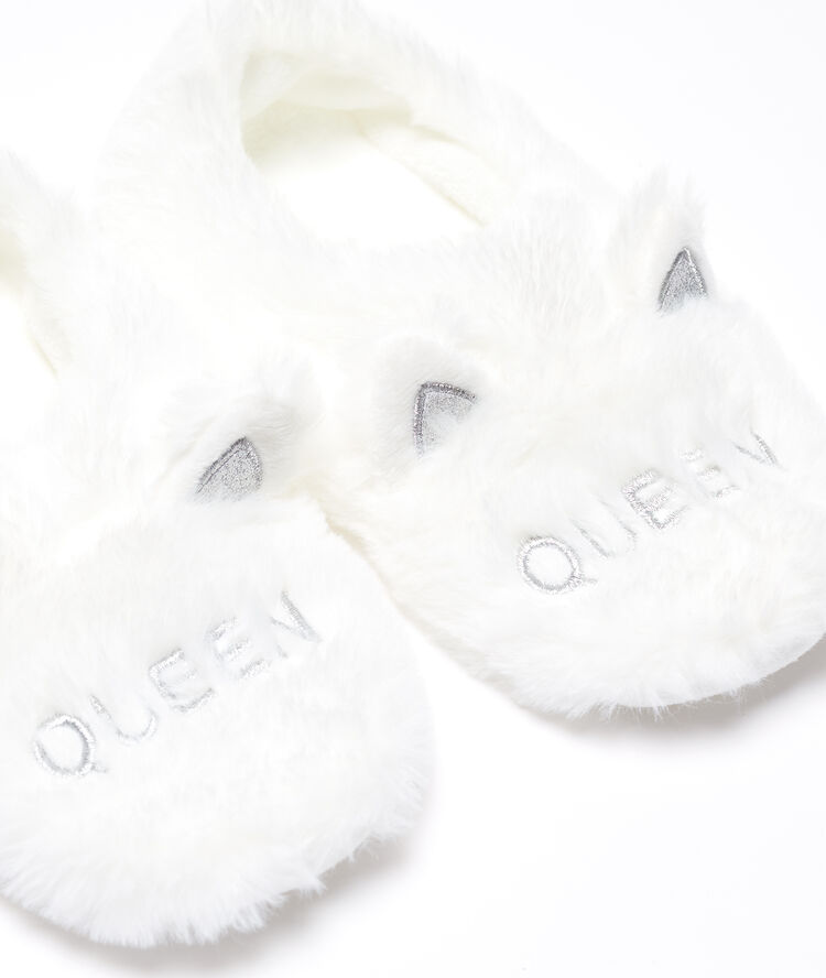 Kapcie ze sztucznego futerka z kocimi uszkami i napisem 'green queen' ecru.