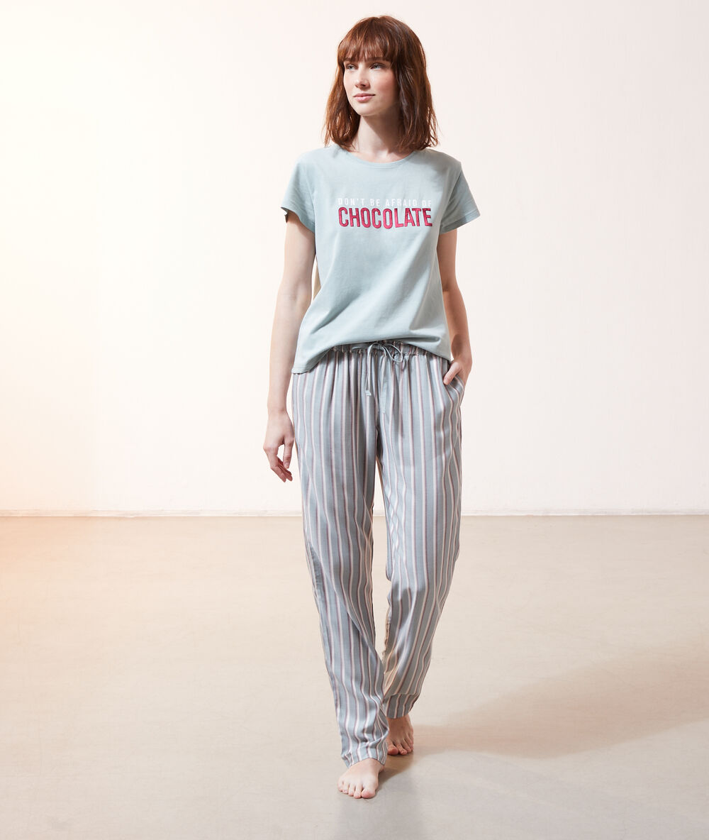 T-shirt z napisem 'don't be afraid of chocolate' zielony.