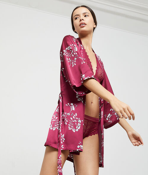 Satynowe kimono z kwiatowym nadrukiem Satynowe kimono z kwiatowym nadrukiem